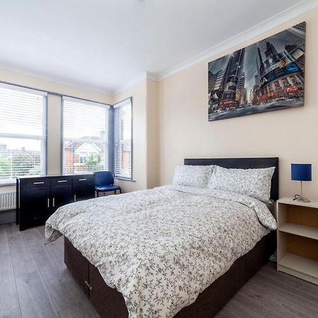 Highlands Gardens Suites Илфорд Экстерьер фото
