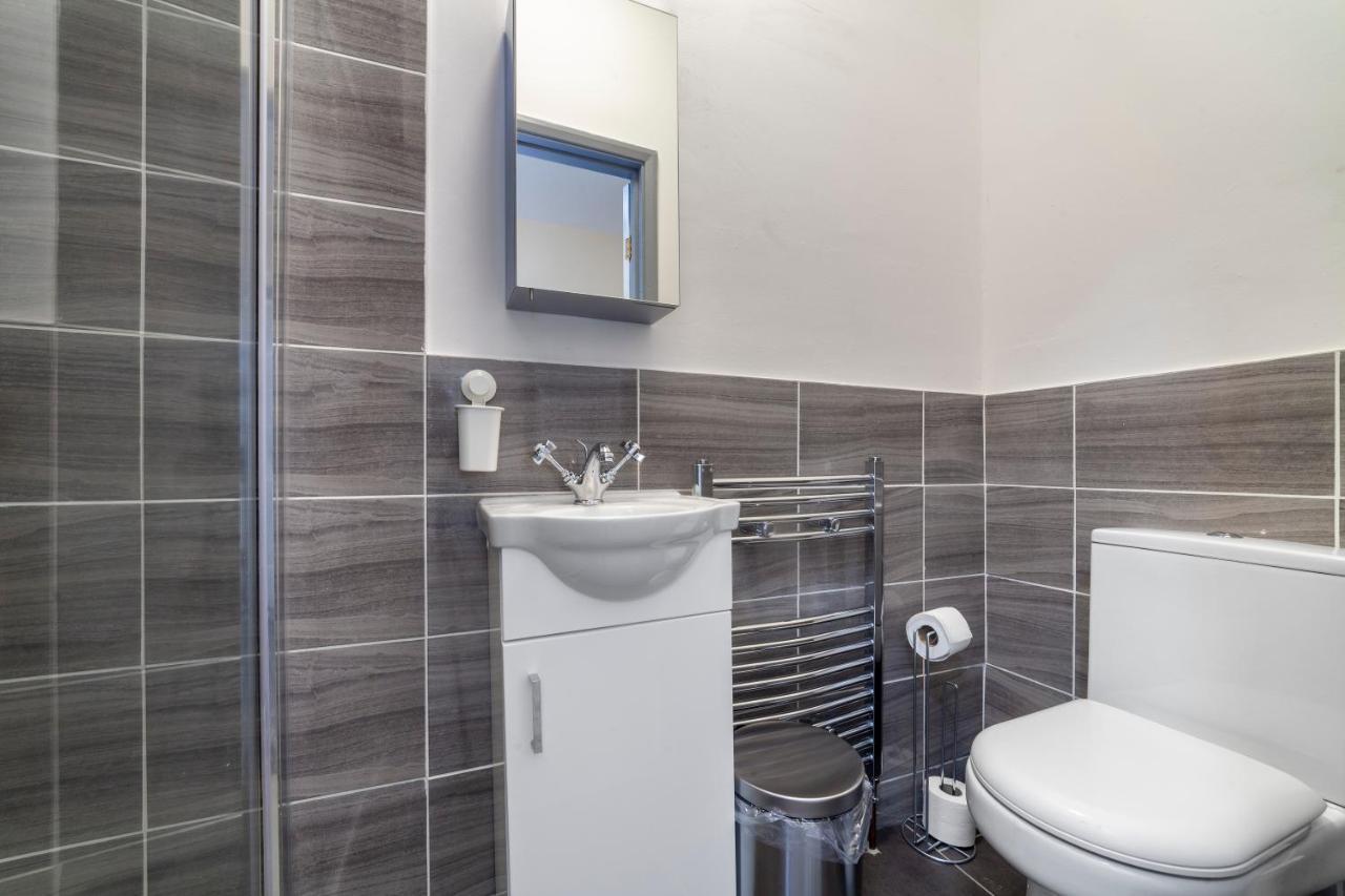Highlands Gardens Suites Илфорд Экстерьер фото