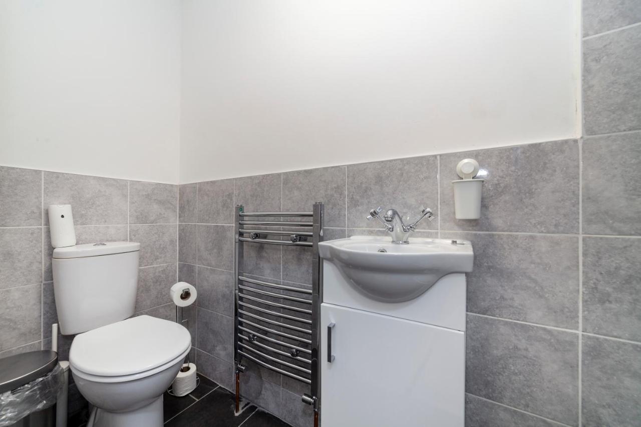 Highlands Gardens Suites Илфорд Экстерьер фото